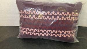 lot 2058 image: Throw Pillow Size 12 x 18 - Set of 2