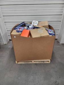 lot 7464 image: AMZ General Merchandise Pallet