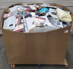 lot 4837 image: Amazon General Merchandise HPC SmallsFlats Gaylord Pallet