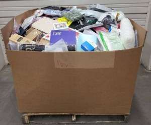 lot 4841 image: Amazon General Merchandise HPC SmallsFlats Gaylord Pallet