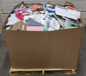 lot 4842 image: Amazon General Merchandise HPC SmallsFlats Gaylord Pallet