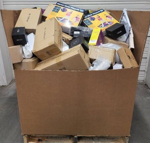 lot 4843 image: AMZ General Merchandise Gaylord Pallet