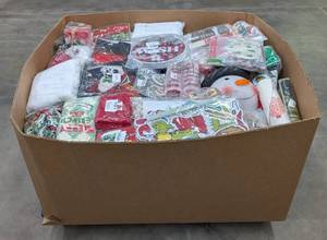 lot 61171 image: AMZ CHRISTMAS SoftFlat Mixed Merchandise Pallet