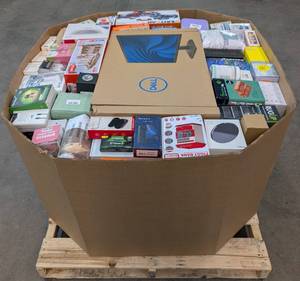 lot 7424 image: Premium Mixed Merch 24 HPC Pallet - All NewFactory Sealed Items
