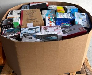 lot 65271 image: Premium Mixed Merch 25 AMZ Pallet - All NewFactory Sealed Items