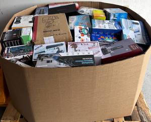 lot 65285 image: Premium Mixed Merch 25 AMZ Pallet - All NewFactory Sealed Items