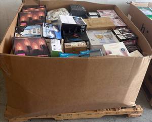 lot 65300 image: Premium Mixed Merch 25 AMZ Pallet - All NewFactory Sealed Items