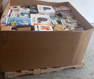 lot 65302 image: Premium Mixed Merch 25 AMZ Pallet - All NewFactory Sealed Items