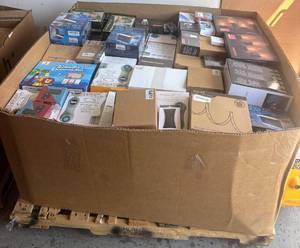 lot 65319 image: Premium Mixed Merch 25 AMZ Pallet - All NewFactory Sealed Items