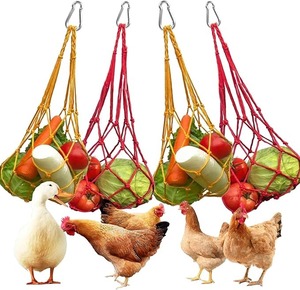 lot 9085 image: 4-Set Chicken Vegetable String Bags Hanging Foraging Feeder & Toy
