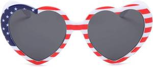 lot 9165 image: Retro Heart-Shaped Polarized Sunglasses