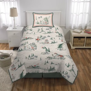 lot 2447 image: The Grinch Twin Quilt with sham