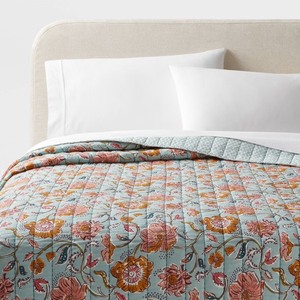 lot 3784 image: King Earthy Vines Quilt Light Teal BlueMustard YellowLight Pink Floral - Threshold Cotton Voile, Machine Washable, 200 Thread Count