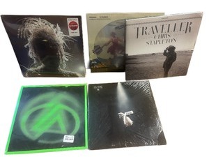 lot 2491 image: Pack of 5 Vinyl Records- Miley Cyrus, The sound of music, Lincoln park, Chris Stapleton, Ariana Grande