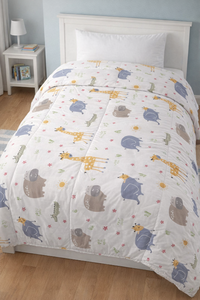 lot 2497 image: Pillowfort Comforter with sham Twin Size