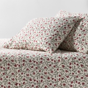 lot 2498 image: KING Ultra Soft Flannel Sheet Set Ivory Floral - Threshold