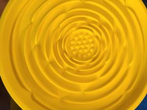lot 9320 image: 2-in-1 Interactive Dog Puzzle & Slow Feeder