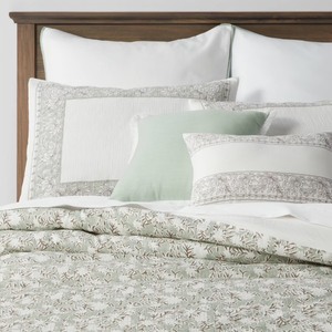 lot 3830 image: 8pc Queen Printed Floral with Border 8pc Comforter Set Green - Threshold Cotton Blend, Percale Weave, OEKO-TEX Certified