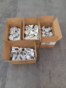 lot 8375 image: LED Track Lighting Fixtures with Bulbs - UsedUntested