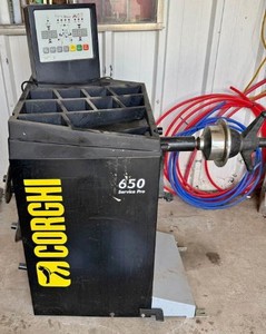 Corghi 650 Service Pro Tire Balancer for Automotive and Motorcycle Wheels