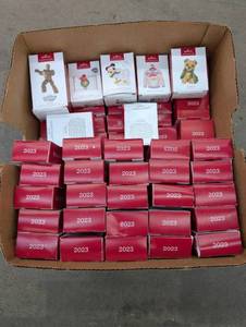 lot 8388 image: Hallmark Keepsake Ornaments 2023 Disney Christmas Collection