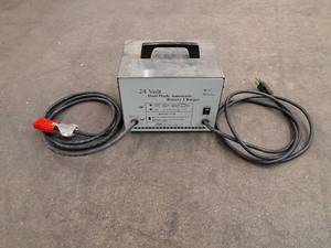 lot 8396 image: Lester Electric 18360 24V Dual-Mode Automatic Battery Charger
