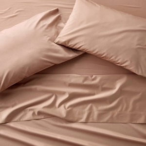lot 2565 image: Full 600 Thread Count Sateen Sheet Set Light Adobe Clay - Casaluna