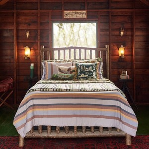 lot 2570 image: Camp Wandawega for Makers Collective 3pc King Comforter Set Cream