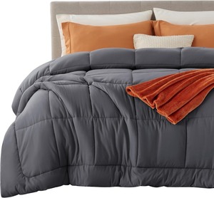 lot 4072 image: Bedsure Comforter Duvet Insert - Quilted Comforters Cal King Size, All Season Duvet, GentleSoft Down Alternative Bedding, with 8 Tabs, Gifts for WomenMen, Grey, California King 96 X 102 Inches