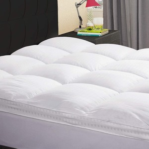 lot 2752 image: KARRISM Extra Thick Mattress Topper(King), Cooling Mattress Pad Cover Topper, 400TC Cotton Pillow Top (8-21Inch Deep Pocket)