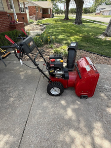 lot 7 image: Craftsman 24 Electric Start Snow Blower