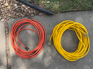 lot 40 image: Heavy Duty Outdoor Extension Cords