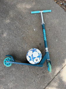 lot 55 image: Kids GoTrax Kick Scooter with Soccer Ball