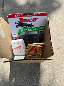 lot 56 image: Assorted Mouse & Rat Traps Pest Control Lot