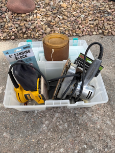 lot 61 image: DeWalt Sander, Black & Decker Sander & Sandpaper Lot
