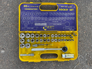 lot 62 image: 40-Piece Combination Socket Set