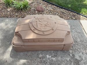 lot 74 image: Step2 Tan Outdoor Sandbox with Lid