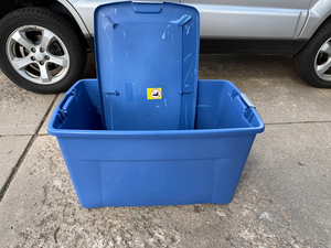 lot 86 image: Large Blue Plastic Storage Tote with Lid