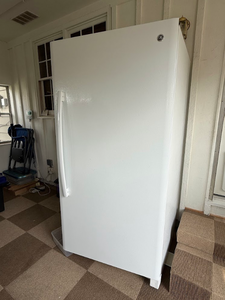 lot 109 image: GE Upright Freezer Model FUM21DHBRWW  21 Cu. Ft. Capacity
