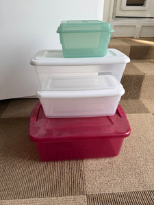 lot 111 image: Assorted Plastic Storage Containers with Lids  4 Piece Set