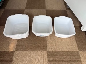 lot 113 image: Set of 3 White Plastic Storage Bins  Utility Tubs