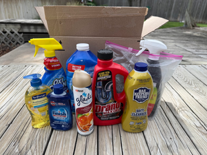 lot 131 image: Assorted Household Cleaning Products Lot