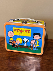 lot 156 image: Vintage Peanuts by Schulz Thermos Metal Lunch Box