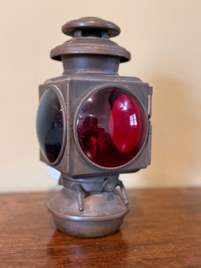 lot 164 image: Vintage Railroad Signal Lantern