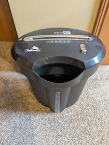 lot 207 image: Fellowes Powershred Personal Paper Shredder