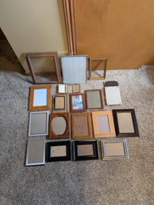 lot 212 image: Large Assorted Picture Frame Lot  17 Frames & Photo Displays