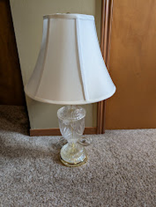 lot 223 image: Vintage Clear Glass Table Lamp w White Shade