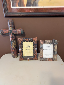 lot 228 image: Faith-Inspired Western Dcor Collection  Cross, Frames & Rustic Accents
