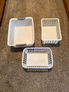 lot 250 image: Lot of 3 White Plastic Storage Baskets