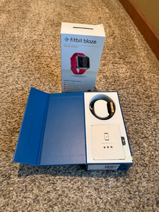 lot 253 image: Fitbit Blaze Gold Series Smart Fitness Watch in Box